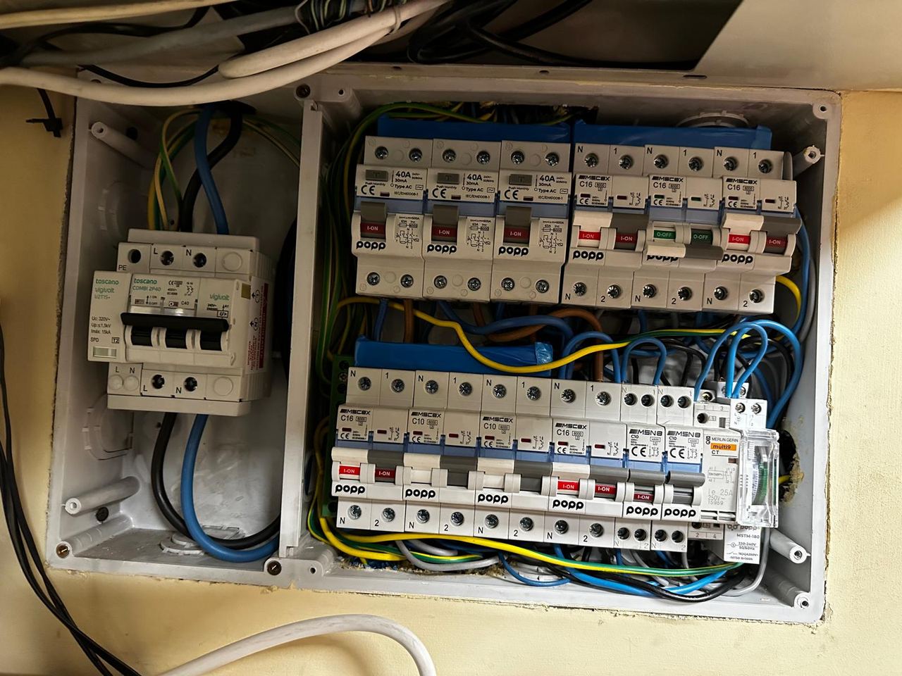 Cuadro eléctrico de vivienda montado y etiquetado por Zone Reformas S.L